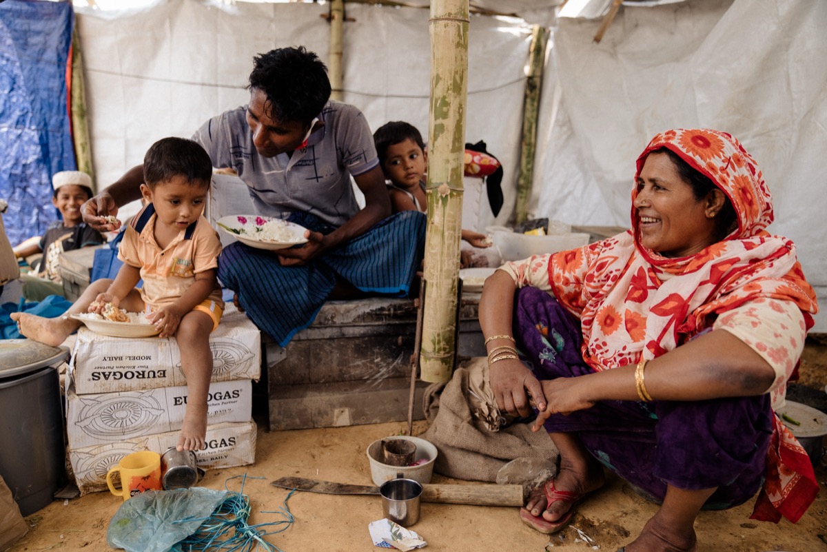 Rohingya refugee family receiving WFP assistance